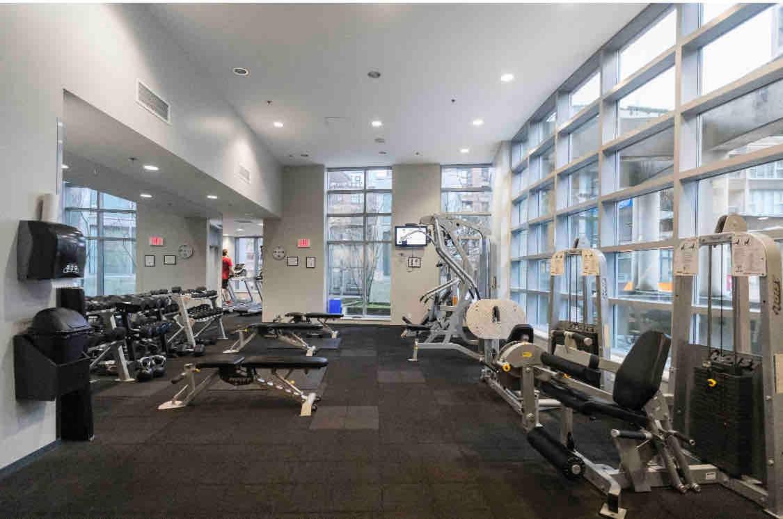 Cityview Condo With Pool And Workspace Near Rogers Arena For 7 Apartment *