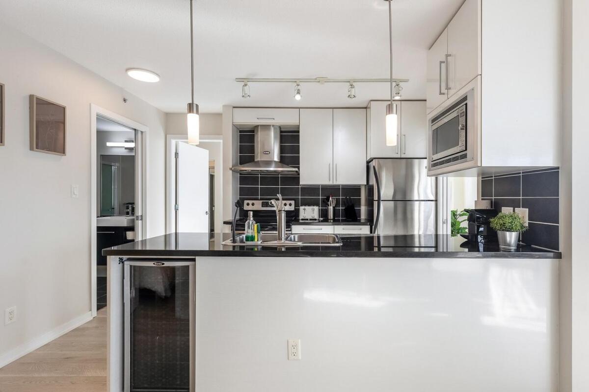 Cityview Condo With Pool And Workspace Near Rogers Arena For 7 * Vancouver