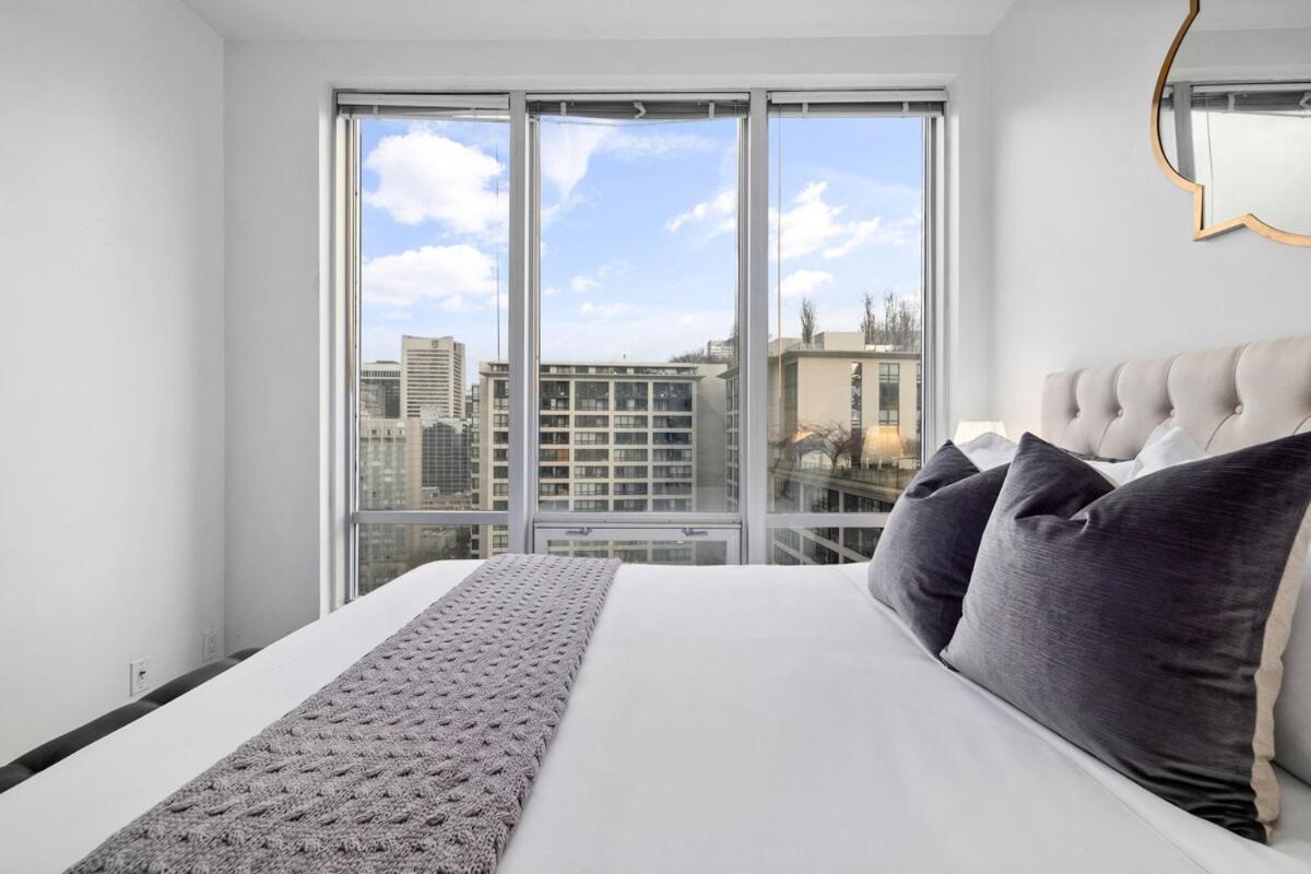 Downtown With Views Near Robson Square Apartment Vancouver