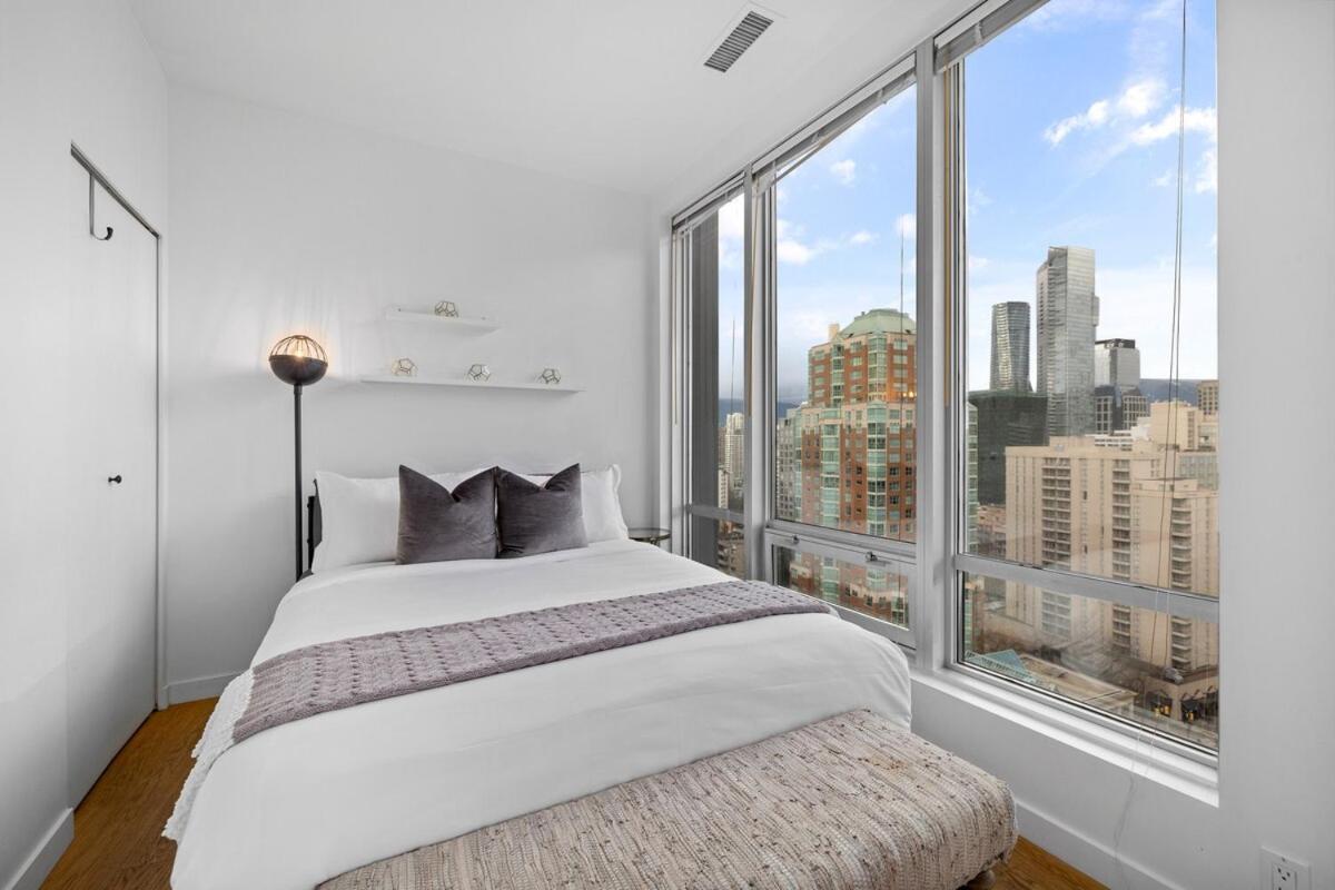 Downtown With Views Near Robson Square Apartment Vancouver