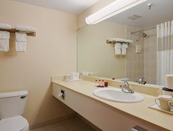Hotel Ramada Exhibition Park
