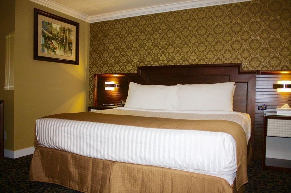 Palms Hotel 2*