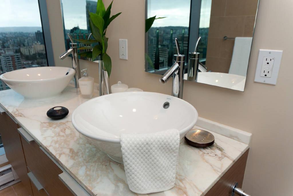 Shangri-la Serenity * Vancouver