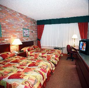 Hotel Quality Downtown-inn At False Creek 3*