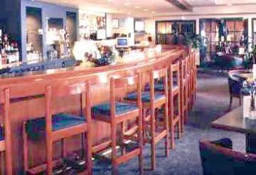 Quality Downtown-inn At False Creek Hotel 3*
