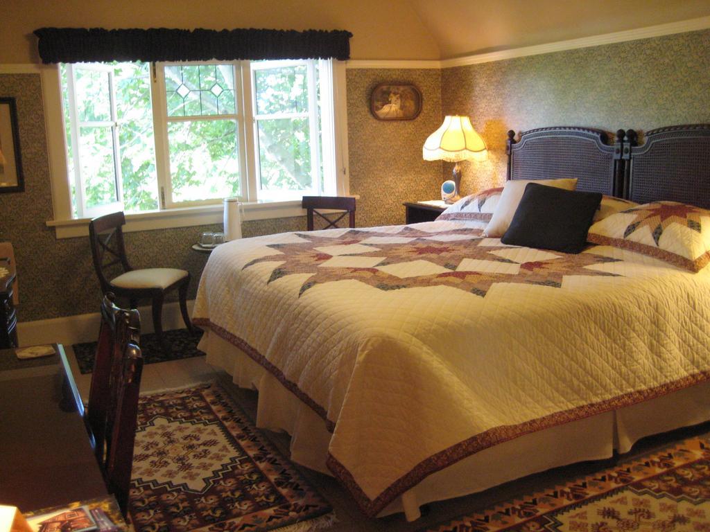 Guest house Point Grey
