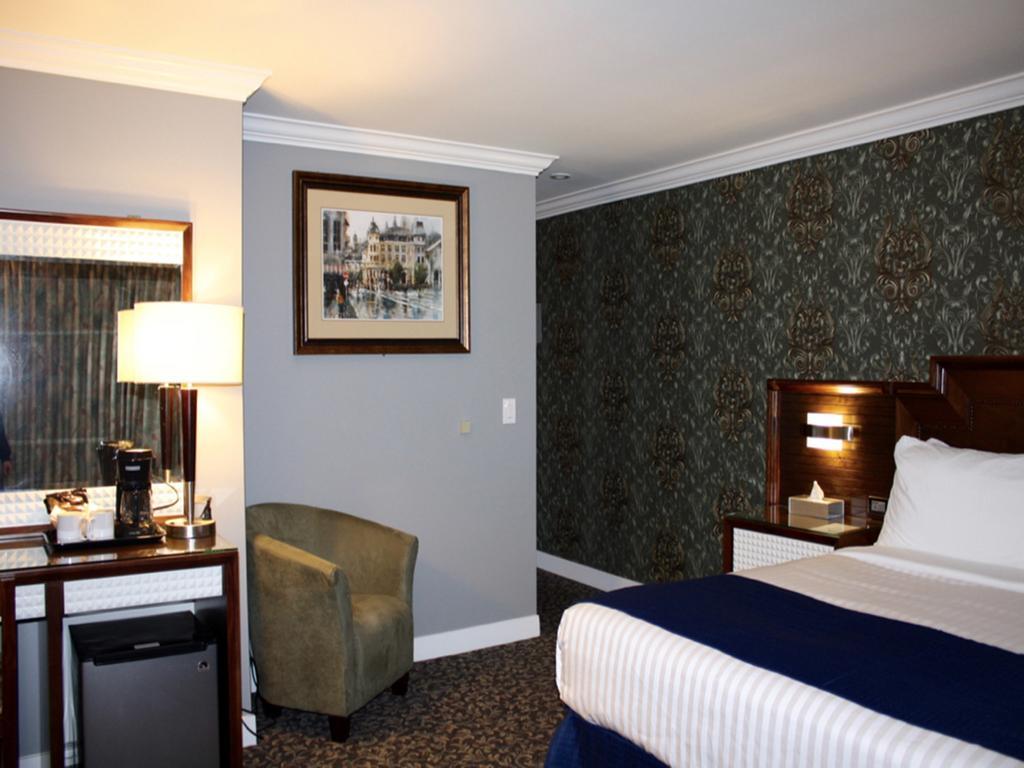 The Deluxe Vancouver