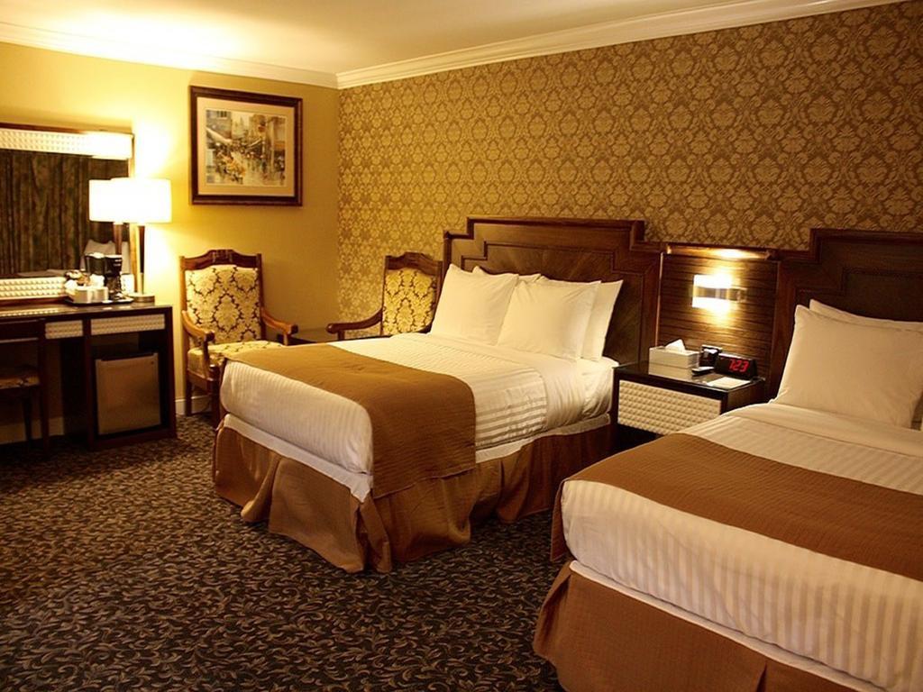 The Deluxe Hotel Vancouver