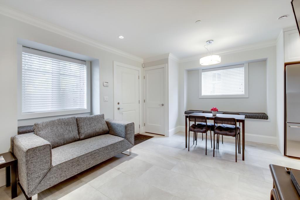 New Urban Modern Main Street House Holiday home