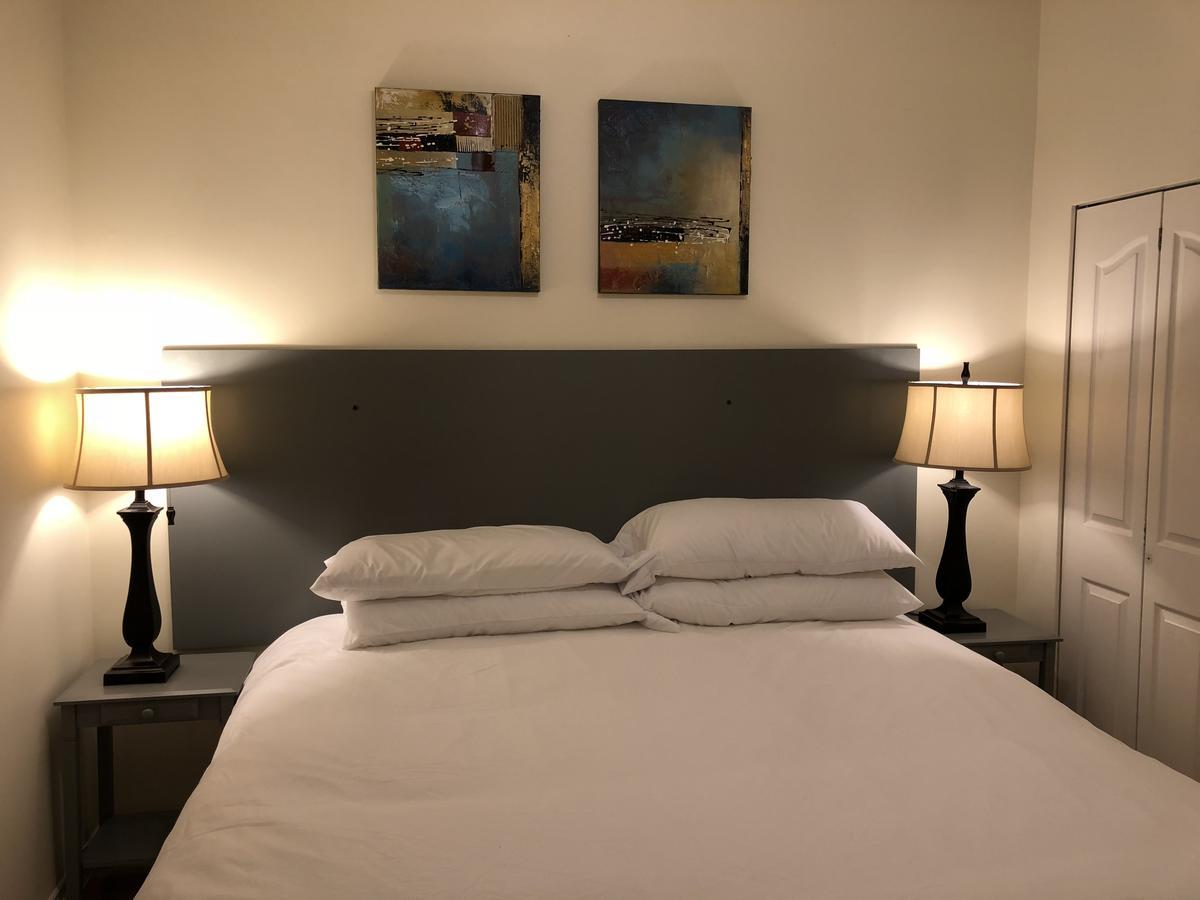Gasthof Commercial Drive Suites