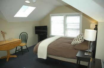 Douglas 3* Vancouver