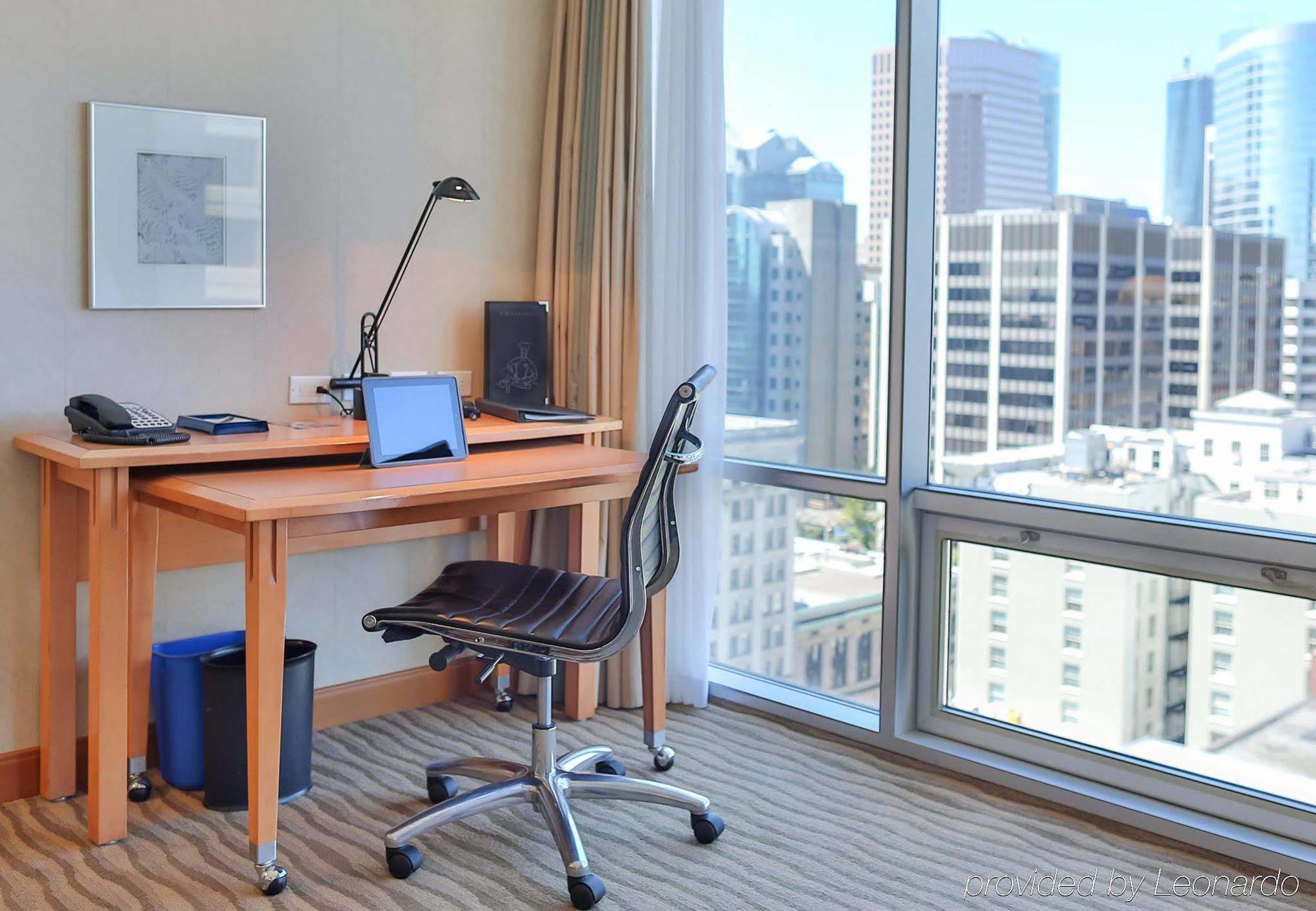 Delta By Marriott Downtown 4*