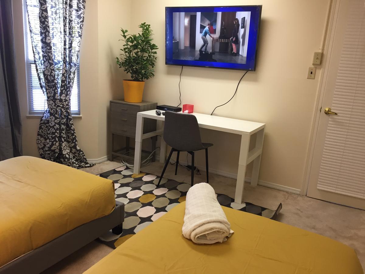 In Great Location Guest house Vancouver