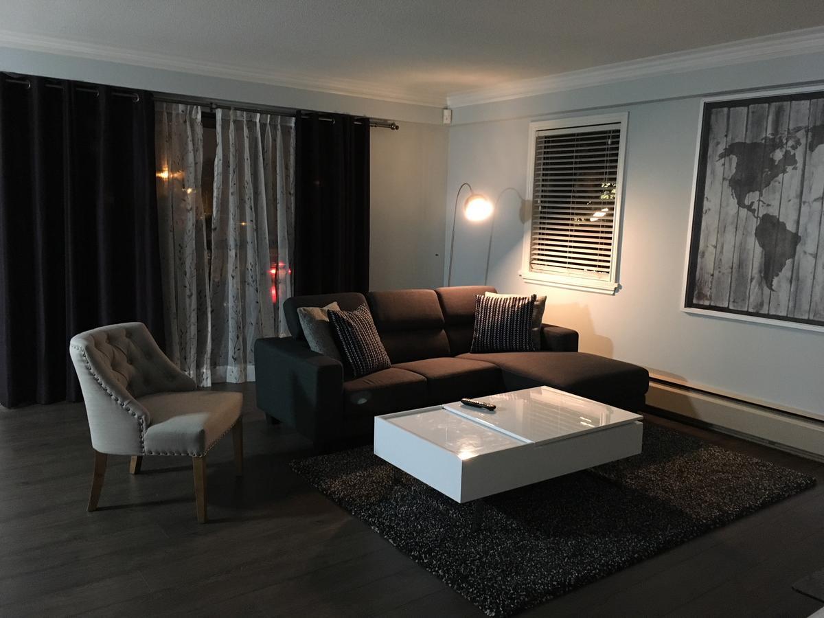 Twelve Oaks By Marquee Apartment Vancouver
