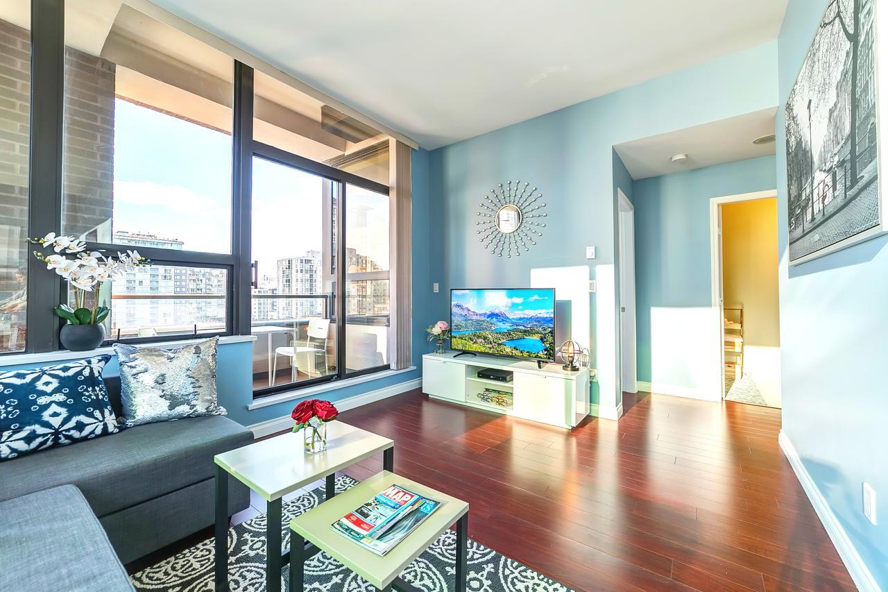 Robson & Granville Luxury * Vancouver