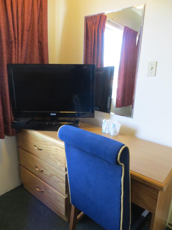 Centre Motel 2*