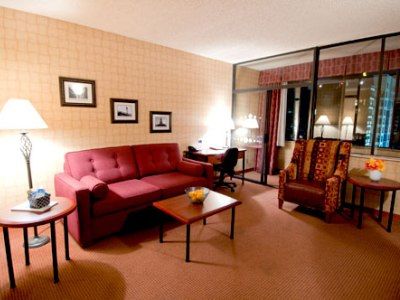 Quality Downtown-inn At False Creek Hotel 3*
