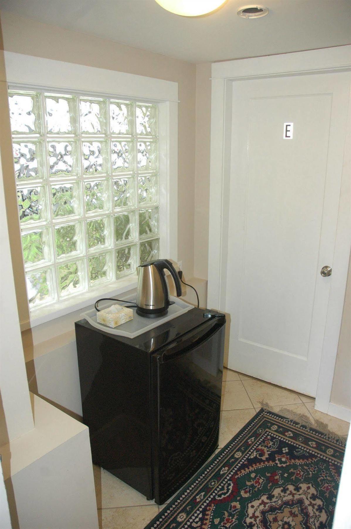 Douglas Bed & Breakfast Vancouver