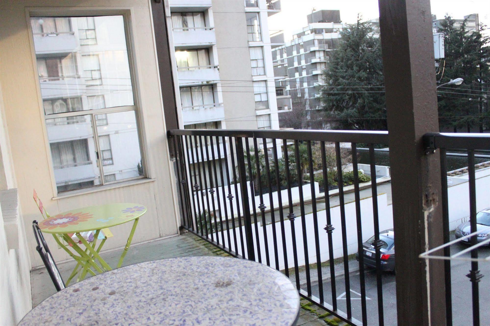 Hotel Mondeliving Robson Living Vancouver