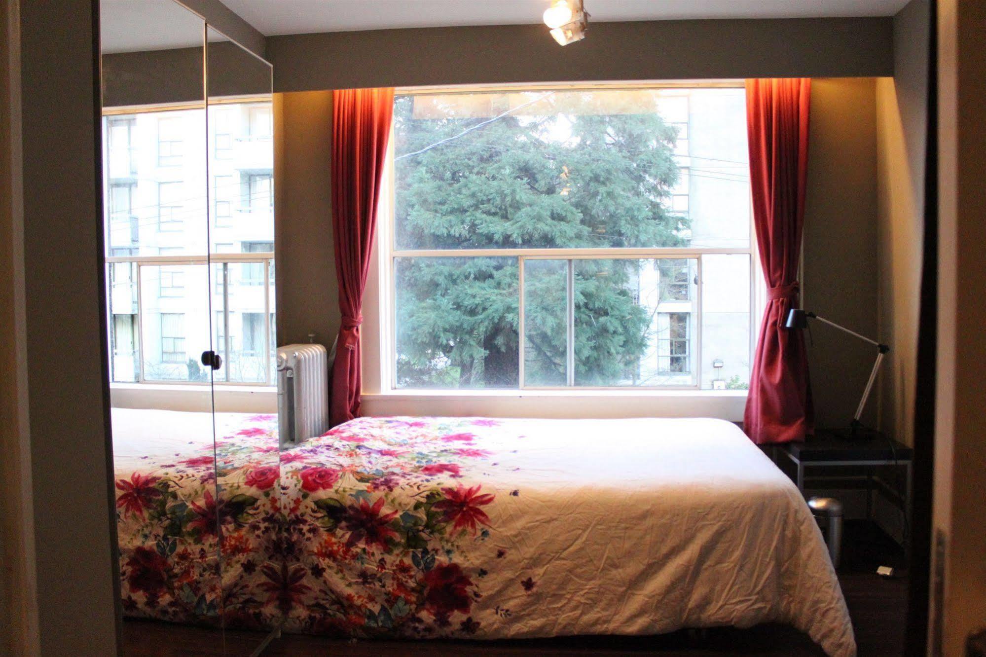 Hotel Mondeliving Robson Living *