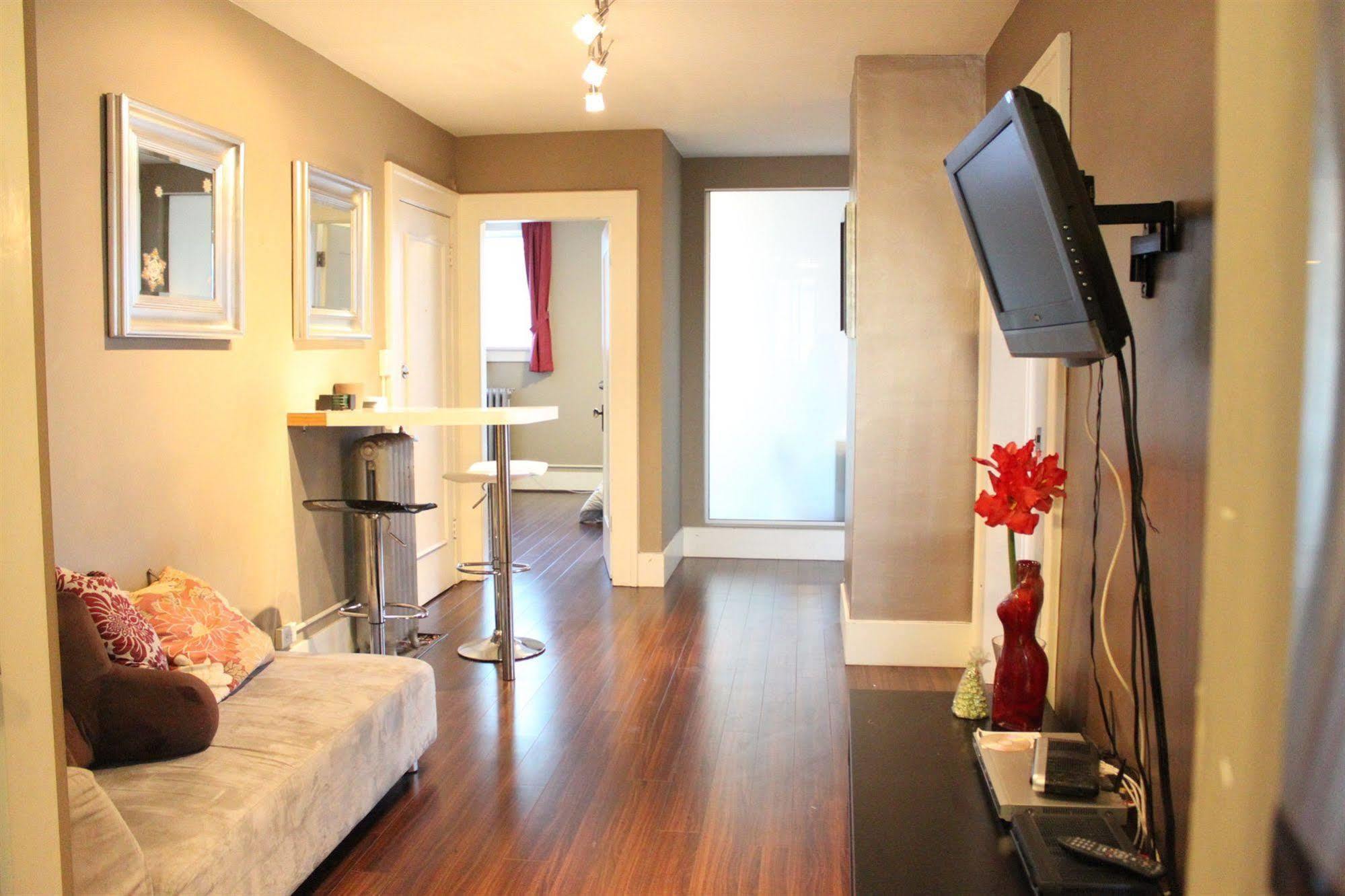 Mondeliving Robson Living Hotel