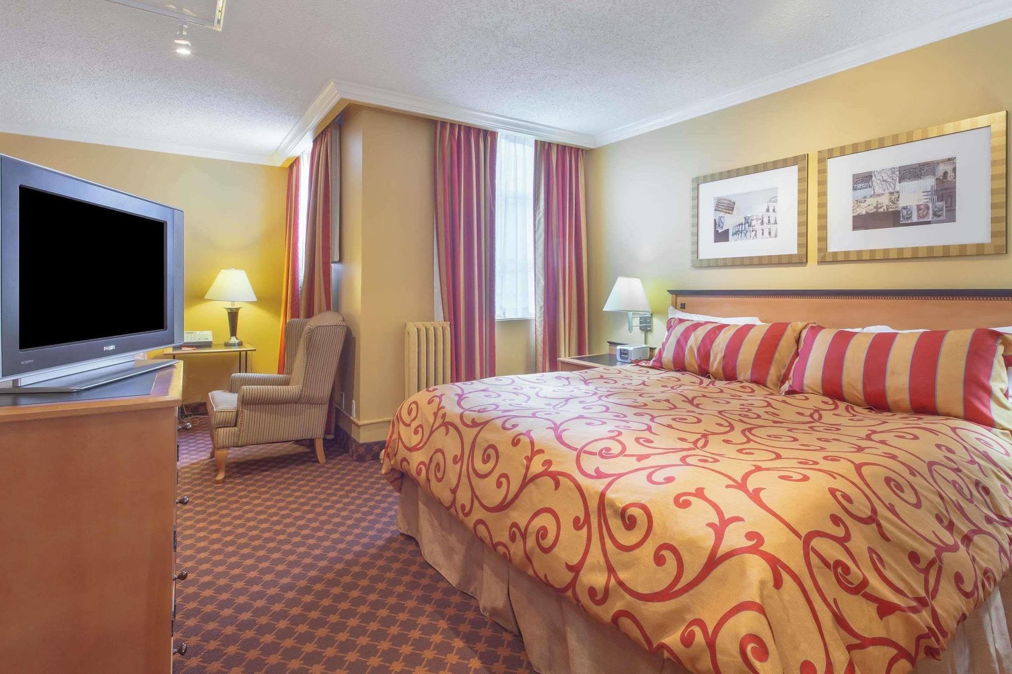 Hotel Howard Johnson By Wyndham Downtown 2*