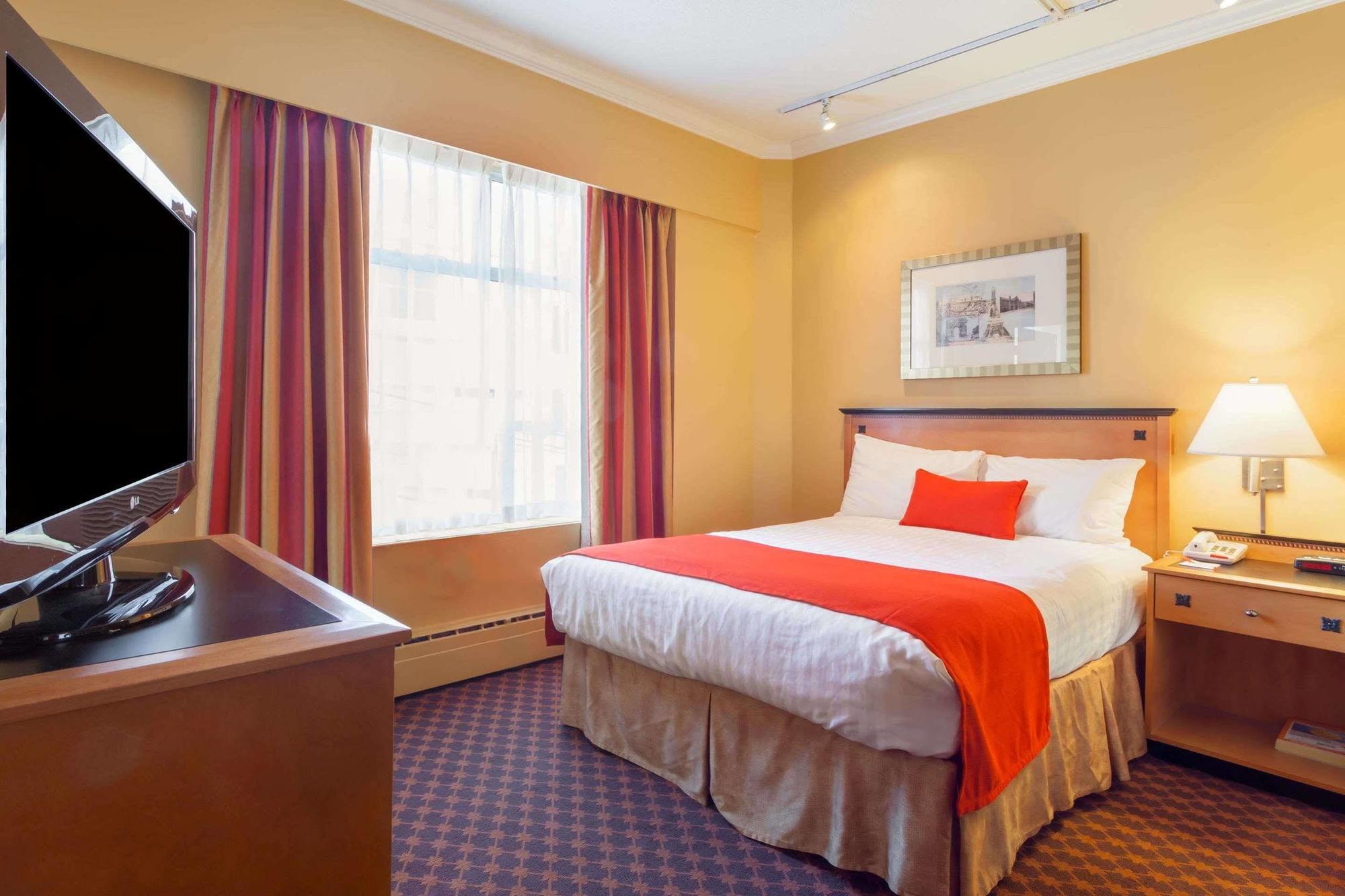 Hotel Howard Johnson By Wyndham Downtown 2*