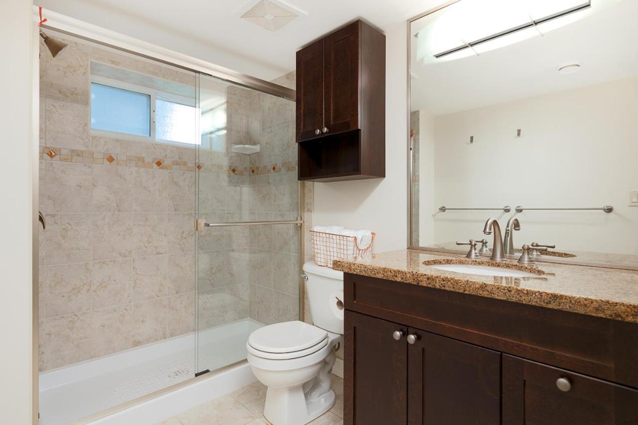 Holiday home Cozy 3bdr Near Queen Elizabeth Park *