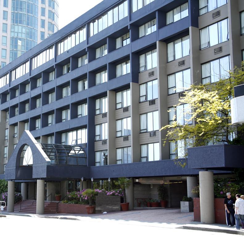 Hotel Quality Downtown-inn At False Creek 3*