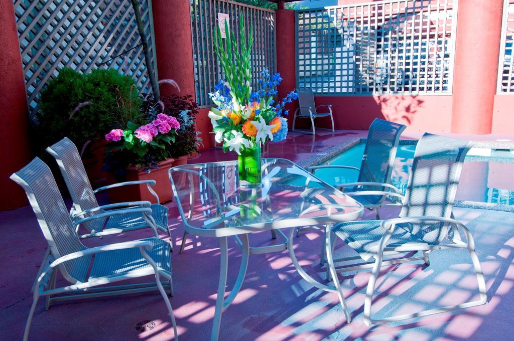 Quality Downtown-inn At False Creek Hotel