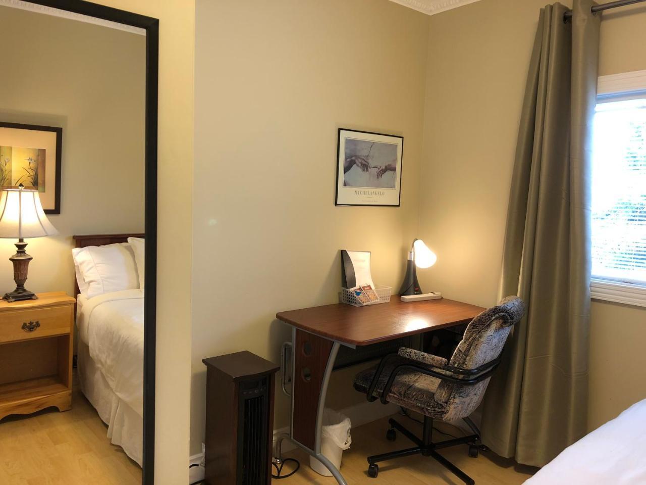 Cozy Bedrooms Gasthof Vancouver