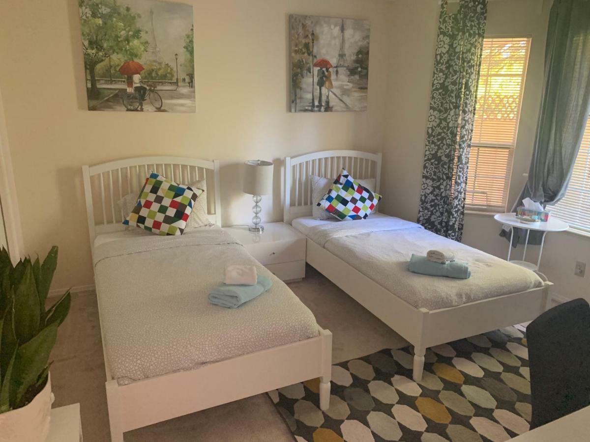 In Great Location Guest house Vancouver
