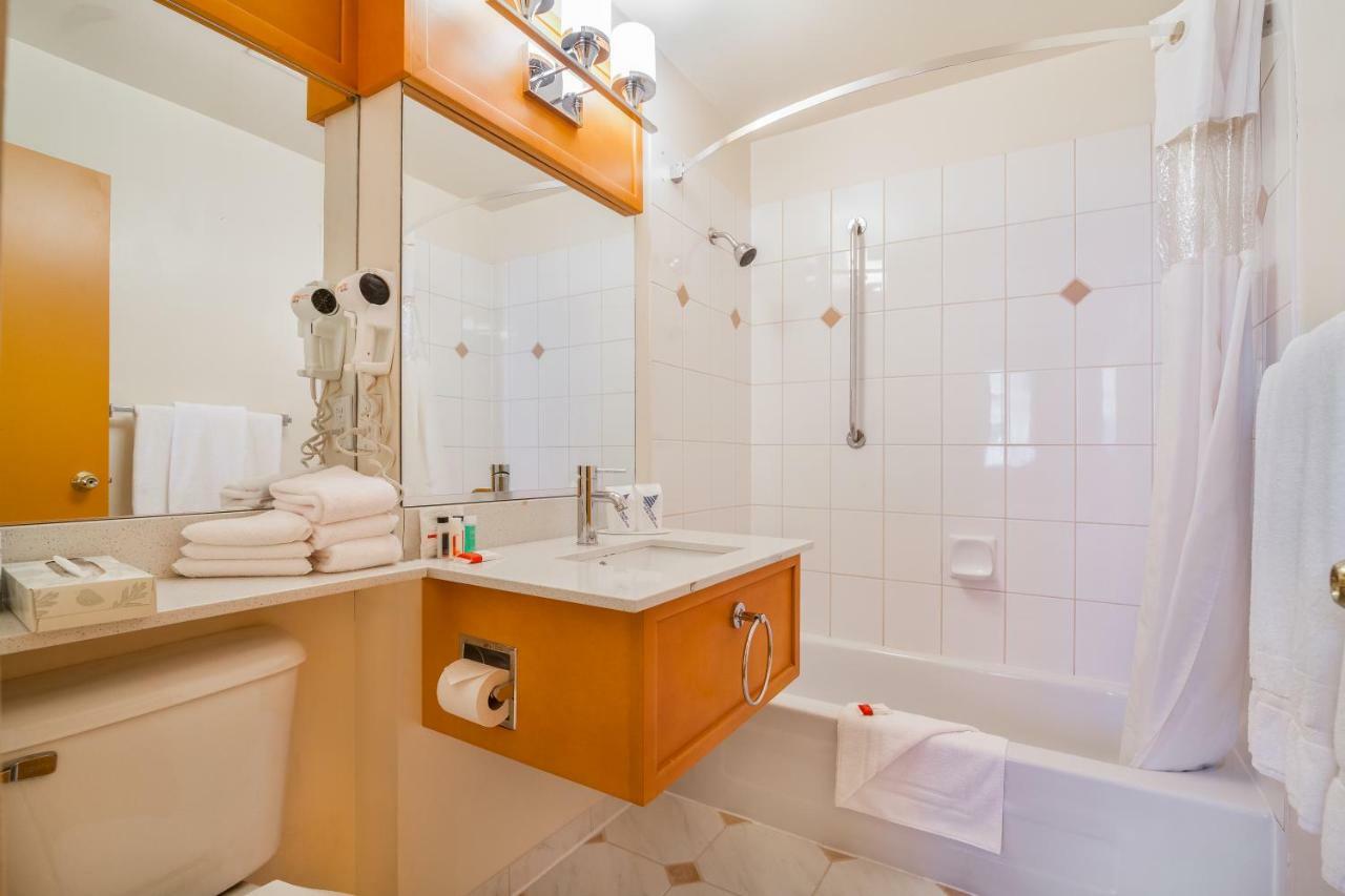 Howard Johnson By Wyndham Downtown Hotel 2*