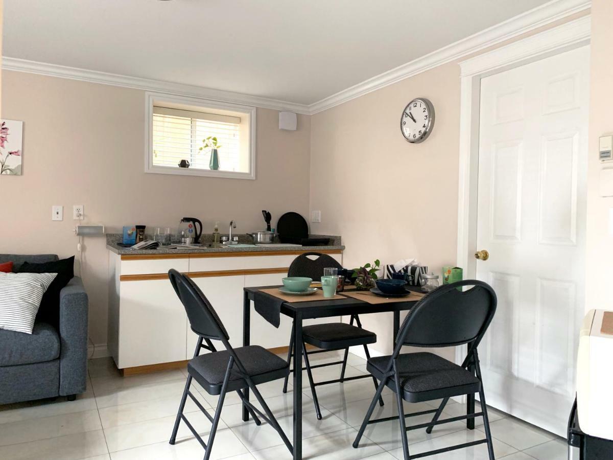 Perfect Location - Tidy & Comfy 5 Mins To Skytrain & Restaurant & Banks, 2 Stops To Metrotown, 5 Stops To Downtown *