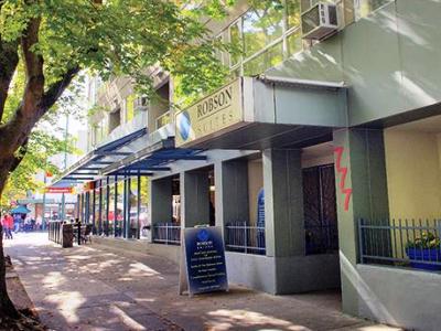 Robson Aparthotel