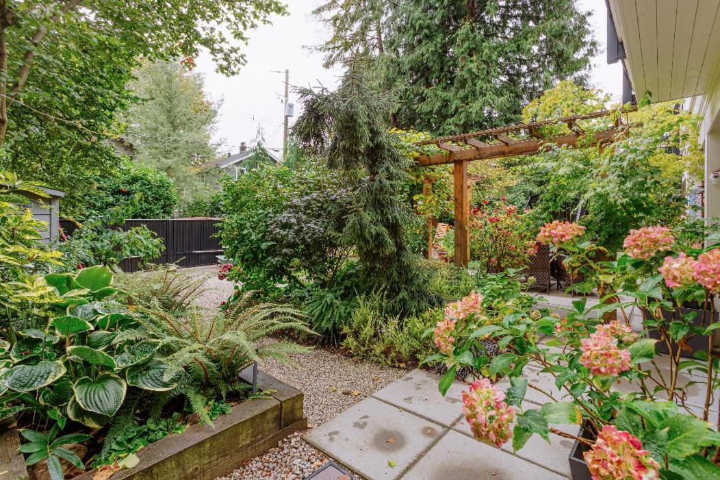 West Side 1br Dunbar Garden Vancouver