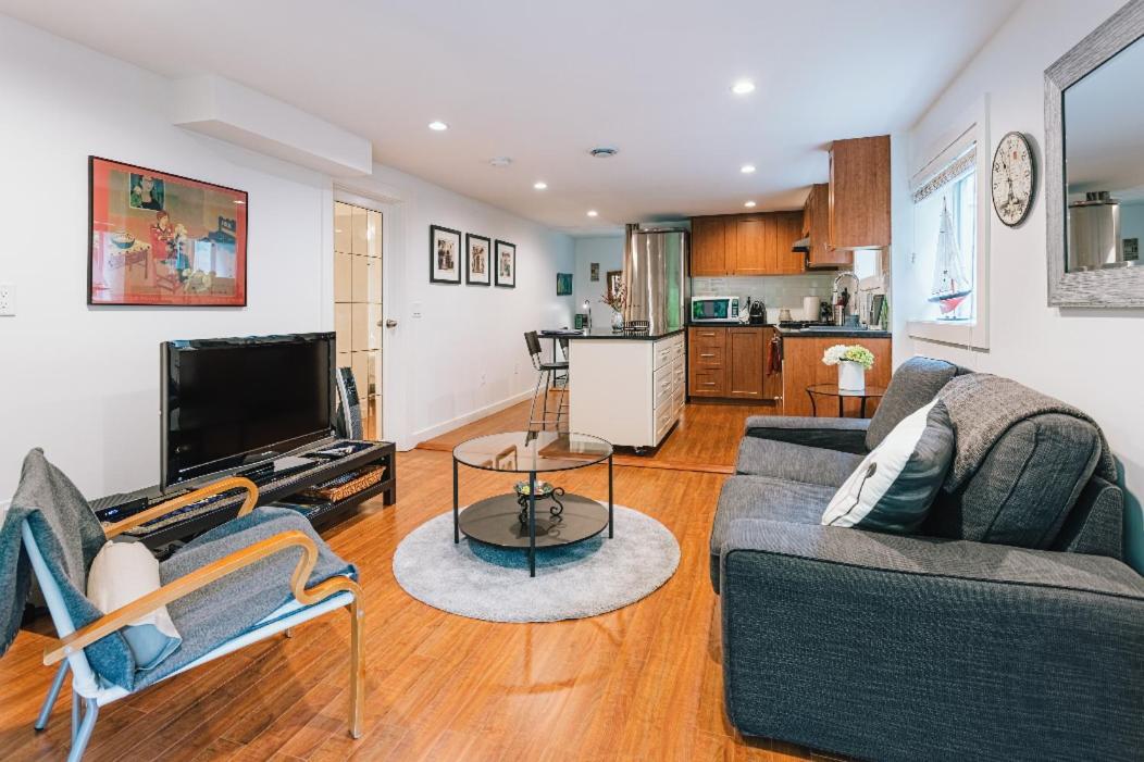 West Side 1br Dunbar Garden Apartment