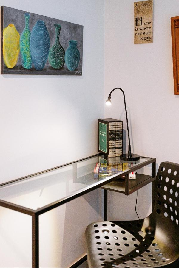West Side 1br Dunbar Garden Apartment