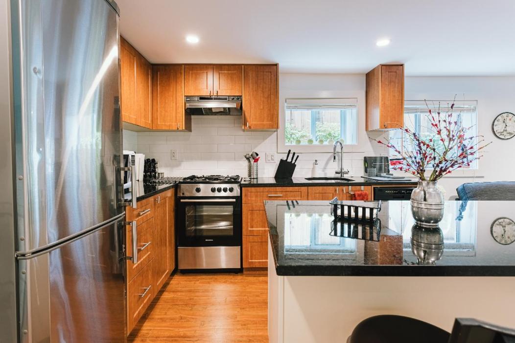 West Side 1br Dunbar Garden Apartment