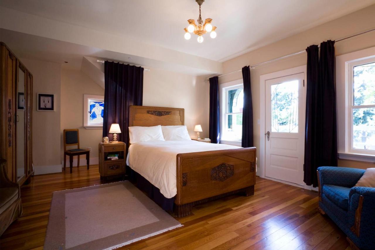 Bed & Breakfast Corkscrew Vancouver