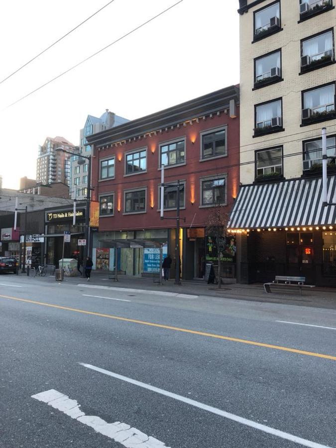 Apartment 5 Star Location Downtown Core 1035 Granville St 6bed-rooms Unit 16 People Available Vancouver