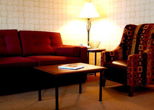 Hotel Quality Downtown-inn At False Creek 3*