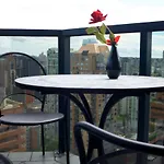 Your Alternative To A Five Star Hotel - Premium Location