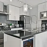 Luxe 2 Bedroom With Panoramic Views Of Vancouver