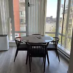 1Bd+Den Condo, With Free Parking In Downtown!