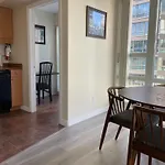 1Bd+Den Condo, With Free Parking In Downtown!