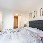 Luxury 2-Bedroom Condo Beach Side Yaletown