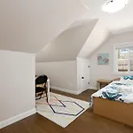 Charming 2-Bd Suite In Heart Of Vancouver