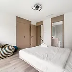 Stylish Retreat In Van\'S Prime Location