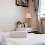 Scenic And Radiant Haven In The Heart Of Vancouver